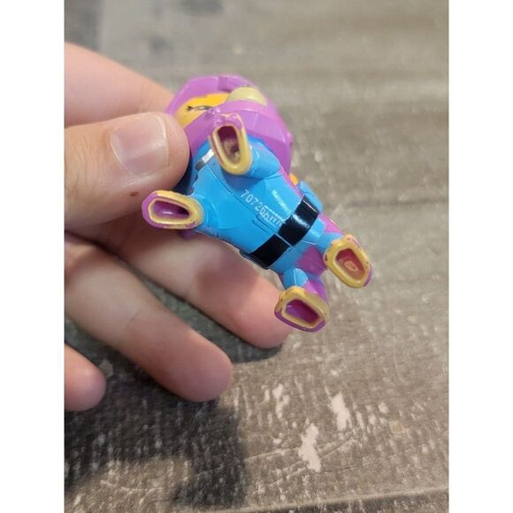 Paw Patrol Skye pink dog Disney Junior helmet toy figure - Picture 3 of 5